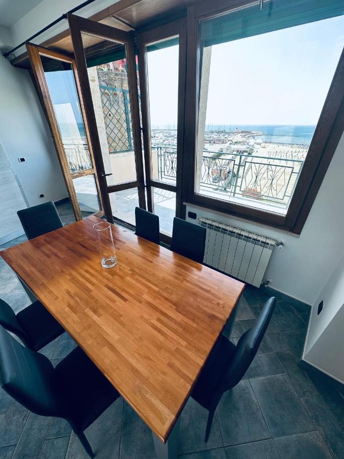 Newhouse Victoria - Sea View Apartment เน็ตตูโน ภายนอก รูปภาพ